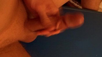 Jerking Off with Sideview Cumshot
